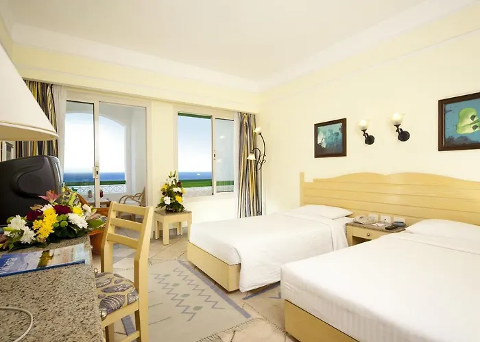 Otel Coral Tiran 4*
