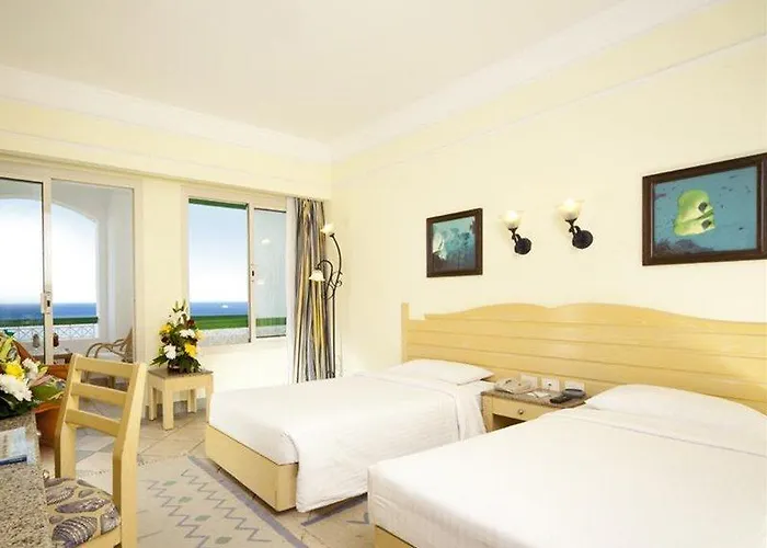 Otel Coral Tiran 4*