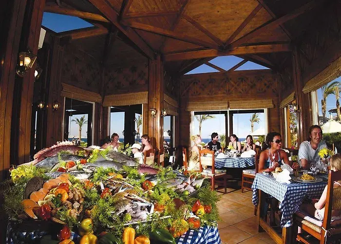 Coral Tiran Otel