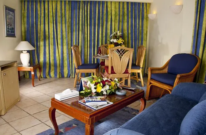 Otel Coral Tiran
